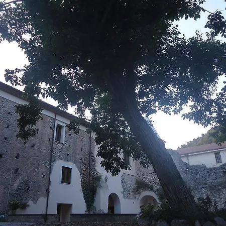 Il Convento Aparthotel Sant'Angelo a Fasanella