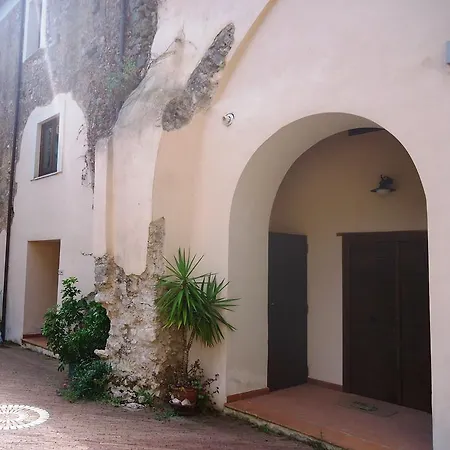מלון דירות Il Convento 3*